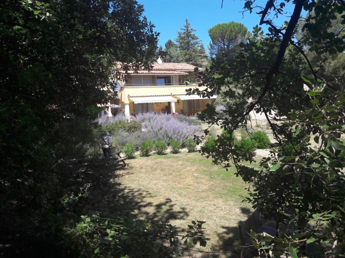 Bed and Breakfast Les Cerises à Saint-Saturnin-lès-Apt Extérieur photo