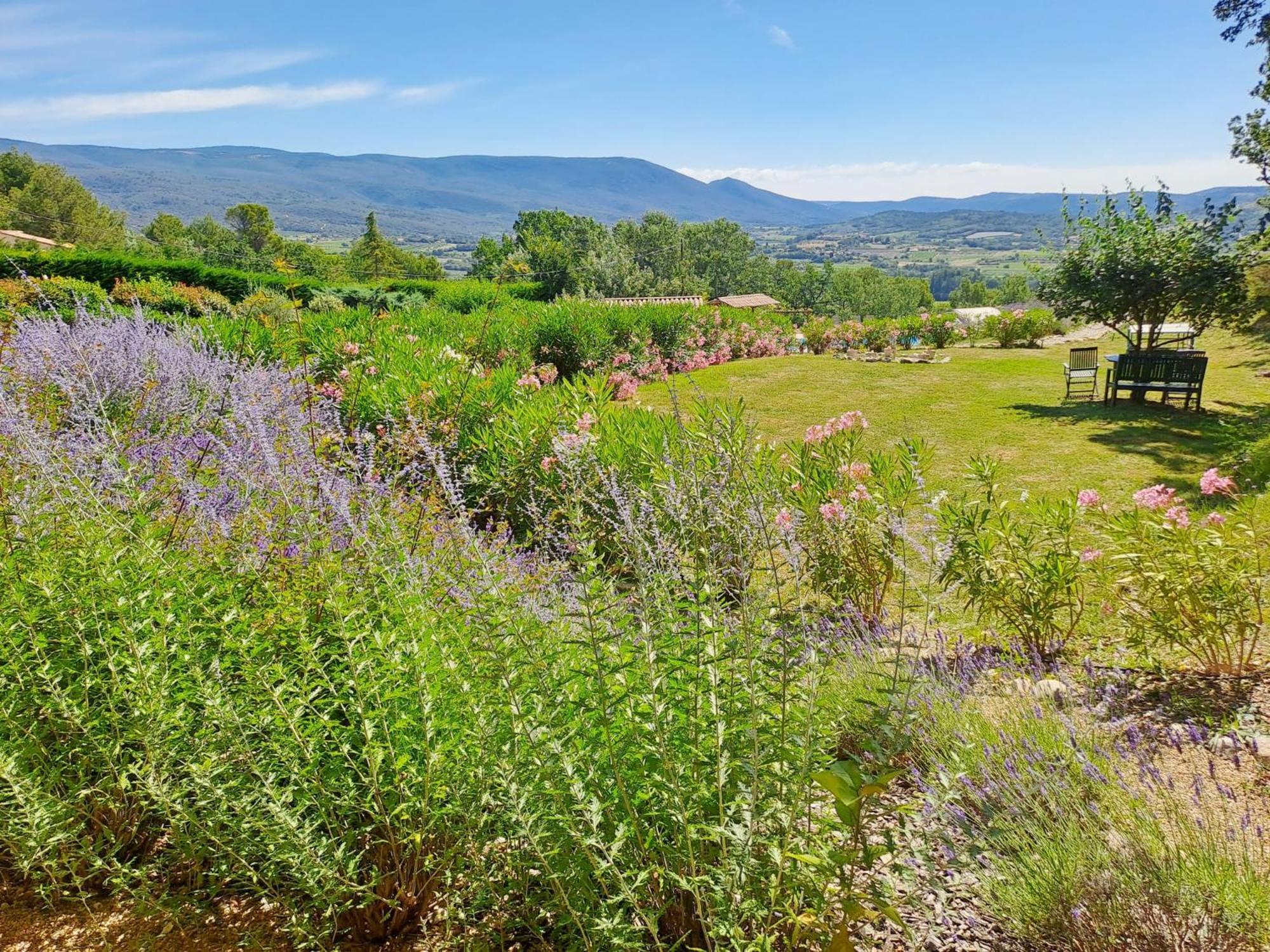 Bed and Breakfast Les Cerises à Saint-Saturnin-lès-Apt Extérieur photo