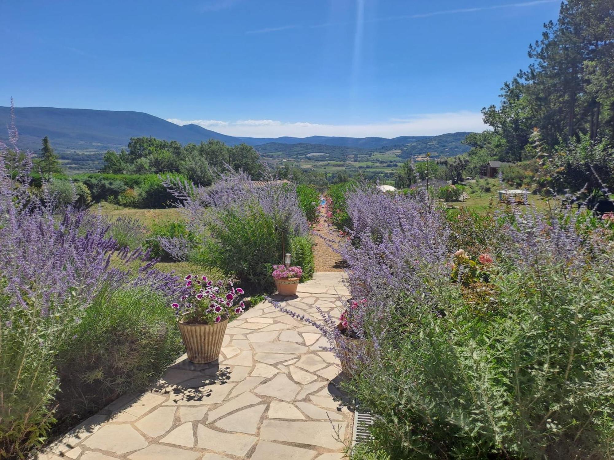 Bed and Breakfast Les Cerises à Saint-Saturnin-lès-Apt Extérieur photo