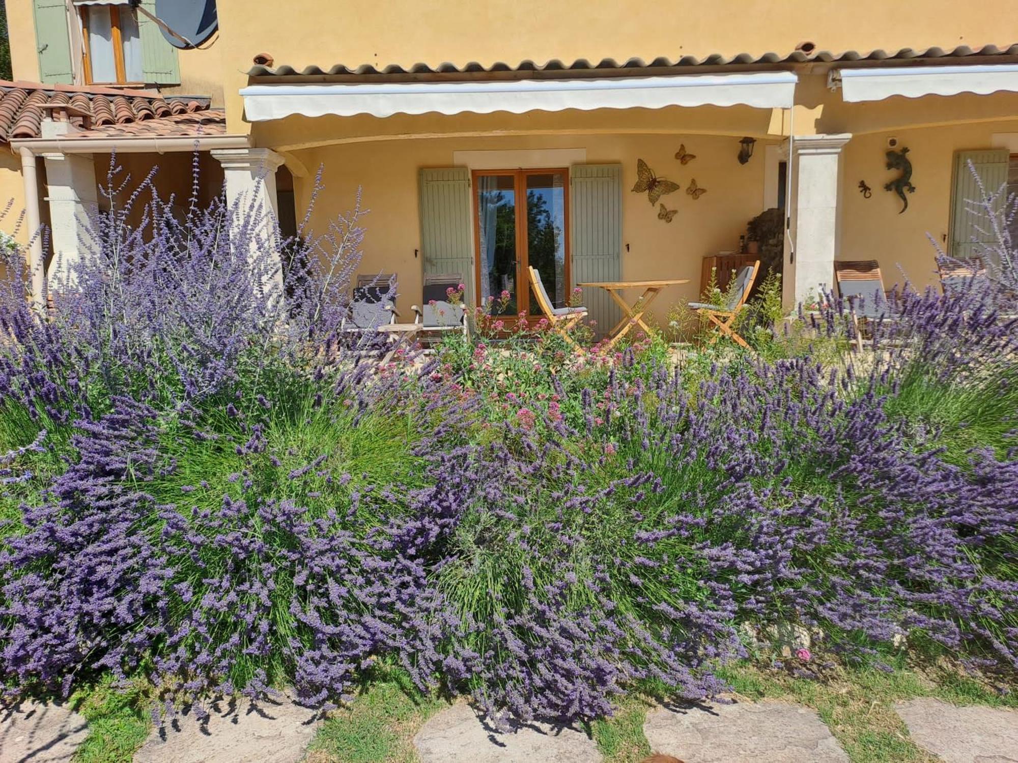 Bed and Breakfast Les Cerises à Saint-Saturnin-lès-Apt Extérieur photo