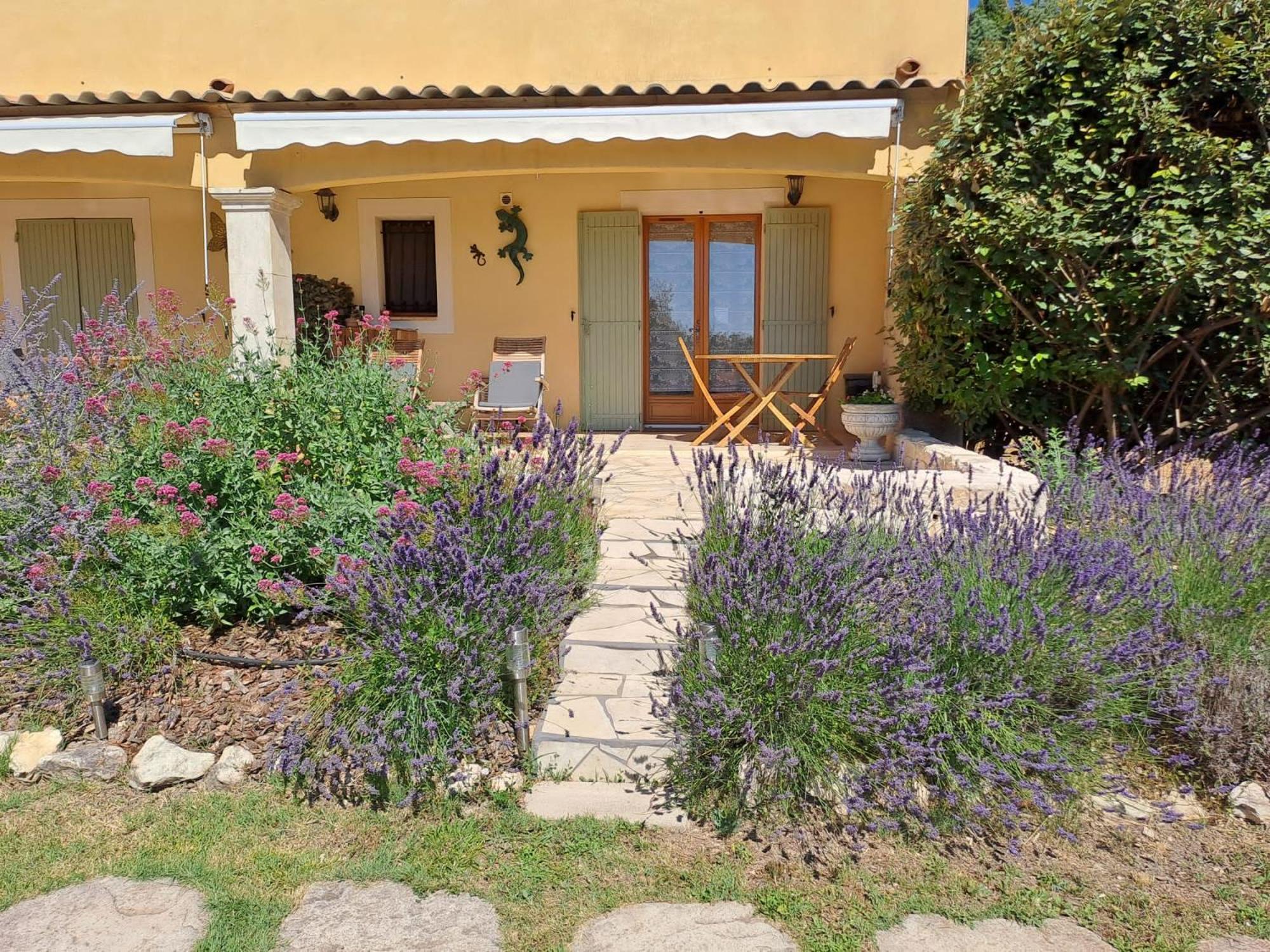 Bed and Breakfast Les Cerises à Saint-Saturnin-lès-Apt Extérieur photo